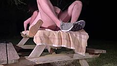 Mogen milf tar stor kuk anal ute på natten