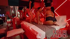 Brezilya'da Sahne Arkasında Büyük Kıçlı BBW'yi Tadını Çıkar