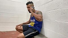 iş arkadaşım karımı firmada soyunma odasında benimle beraber sikti