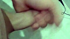 Nikmati sesi masturbasi sedap dengan kote besar! 😏