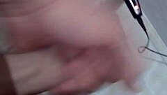 Nikmati sesi masturbasi sedap dengan kote besar! 😏