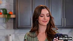 Memek putri seksi 18+ deepthroat sama bintang porno pirang 18+