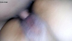 Moja škaredá kurvička pózuje v rôznych oblečeniach