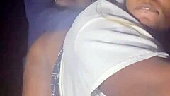 BBW סקסית מצצת זין ומקבלת זיין ביער מפחיד חשוך