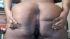 ¿Puedes con este culo enorme de 63 pulgadas en madura negra?