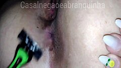 남편이 나를 매끄럽게 면도해서 애인 위해