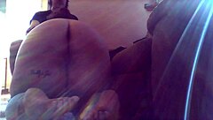 아내 네 발로 엎드려 펠라치오 해줌