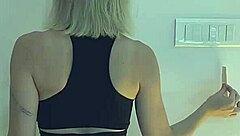 Blonde Cosplay Parody with Juicy Pussy Close-Up