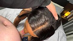 Velika guza ebony moli za backshotove i cumshot posle facijala