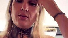 Sitting on dick while doing gym exercises feels amazing!