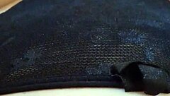 Flash fica e slip in a casual setting