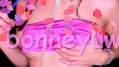 i got some cute fotitos and video of rosa with pigtails.