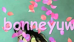 i got some cute fotitos and video of rosa with pigtails.