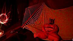 Saya sedang main jari lubang basah.