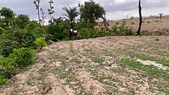 Тот лесной трах с толстой пышной девкой, обожающей её большую жопу и сиськи на природе, такой сырой и натуральный