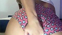 i'm masturbating in these tight shorts on my ass