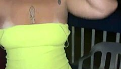 Непослушная рыжая Ruivinha сосет мужа в клубе