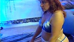 Steffi Butterfly dancing her pussy!