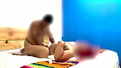 Kenapa tetamu urut aku bogel depan suami?