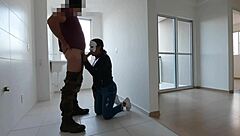 Esta Olhando Um Apartamento e Acabei Dando o Anus para o Corretor de Imoveis Ele Gozou Dentro