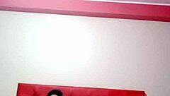 ペルーラティーナCandyboomが大きなお尻小さなチチでポーズして、ミッションアリーでチンポ受けながら濡れたマンコ舐められるのが好き