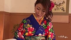 Is Ayumi Shinoda The Sexiest Mature AV Actress?