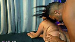 Pige med kæmpe naturlige patter tager BBC i fitte og røv