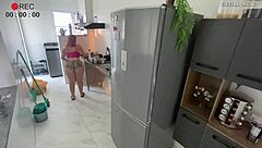 Câmera Escondida Empregada De Shortinho Provocante