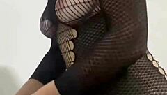 Contratei essa empregada e ela veio com esse vestido que tesão não consegui me segurar