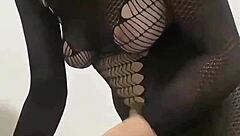 Contratei essa empregada e ela veio com esse vestido que tesão não consegui me segurar