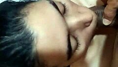 부모 없는 파티에서 두 18+녀들 여자 좆질 구경