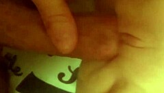 ¿Puedes creer este coñito 18+ destrozado por esa polla gorda?