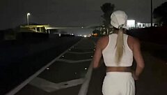 Casada Correndo De Shortinho Branco Curtinho Na Via Dutra E Um Dotado Oferece Uma Carona Muito Gostosa