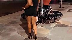 Erotic Hot Female Bodybuilder Babe With Muscular Physique