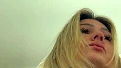 Vizinho Me Olhando, Chamei Corno Marido Pra Chupar Enquanto Ele Vê