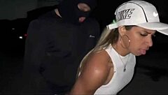 Isteri lari seluar pendek putih nipis lebuhraya lelaki dotak tumpang panas