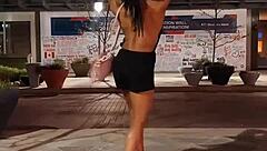 Erotic Hot Female Bodybuilder Babe With Muscular Physique