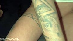 Pergi dengan kawan ke rumah swing glory hole, bagi yang enak