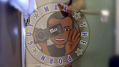 奥德丽娜，更深地吸那个大黑鸡巴！她在后座POV处理我的怪物，直到我在户外猛射