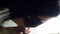 novinha vendada explores new sensations