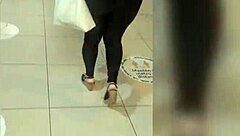 Mature Big Ass Using Leggings On The Street!