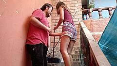 Tetangga Tangkap Cewek Bersihin Tangga Lalu Entot Keras di Publik