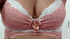 Brazilian MILF chats daily and prepares for webcam live 😊