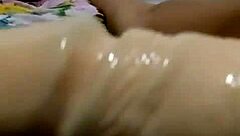 Arkadaşım dildo ve oyuncaklarla özel vakit geçiriyor