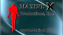 Røykende sexy Maxine X elsker nikotin