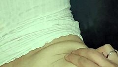 Me quedo con mi hermanastra en siesta y acabamos follando sin querer