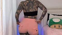 Melody Radford Tries On Gym Tights!