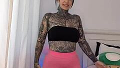 Melody Radford Tries On Gym Tights!