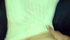 Me quedo con mi hermanastra en siesta y acabamos follando sin querer