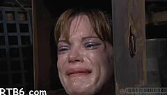 פטמות מתוקות של בובות יפות מקבלות מציצה כואבת וזיון ברוטלי